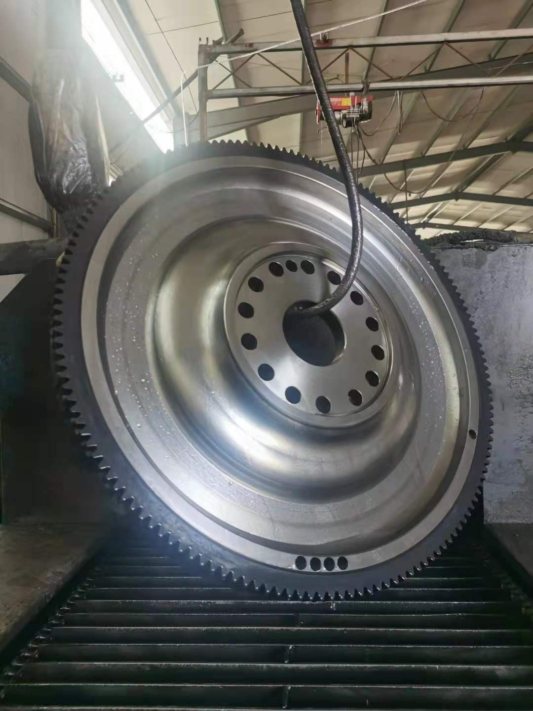 FLYWHEEL FOR VOLVO 21630898   (内孔280MM)