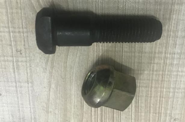 WHEEL HUB BOLT 6613563271