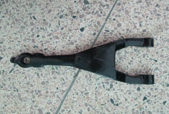 CLUTCH FORK MYYST 8-97255303-0 FOR ISUZU