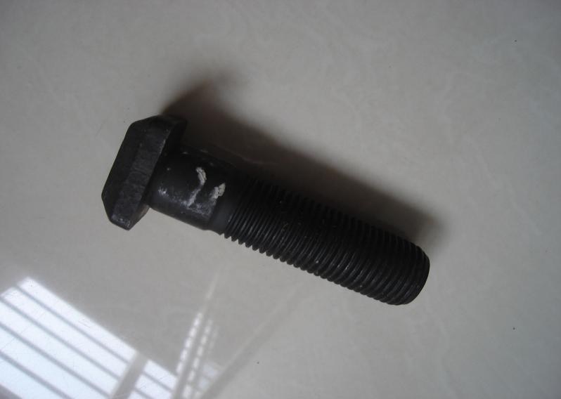 WHEEL HUB BOLT 1368695 FOR